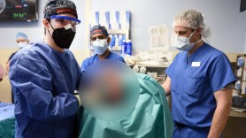FOTO // Transplant realizat în premieră. Un bărbat a primit inima unui porc